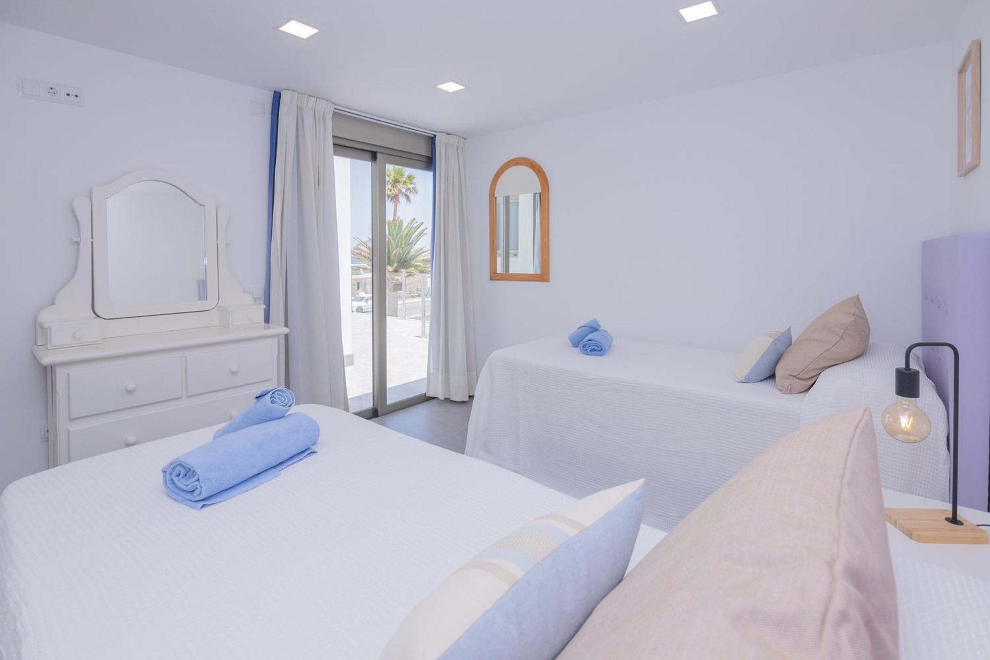 Apartment Holiday 2 Beachfront Corralejo By Holidays Home Екстериор снимка